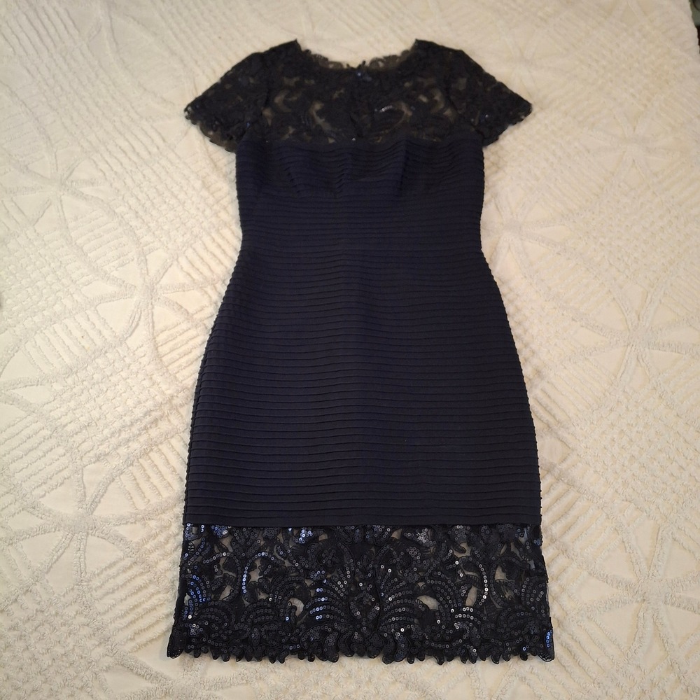 Tadashi Shoji Medium Cocktail Ivana Dress Navy Blue Lace Sequin Pintuck Sheath